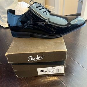 Florsheim tuxedo patent lace up shoe 10.5